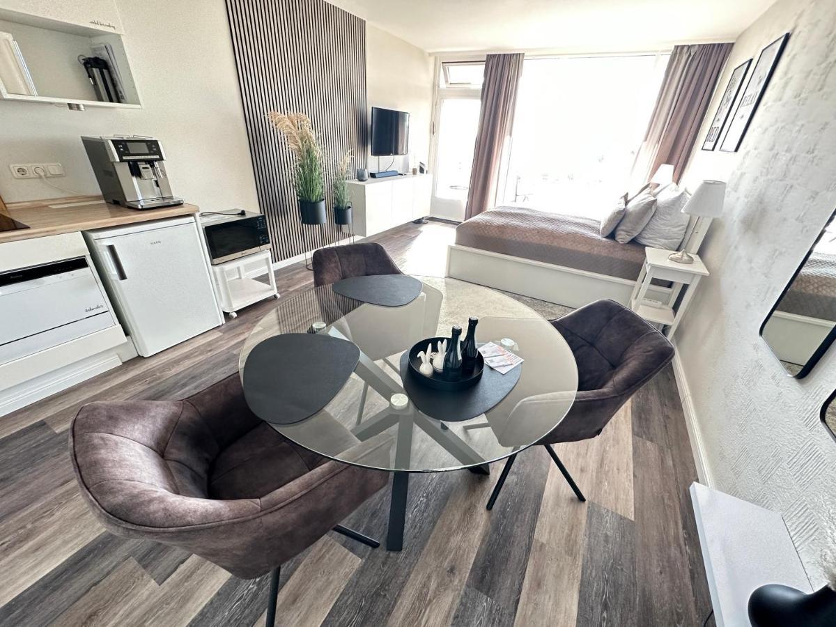 Timmendomizil - Schoene Ferienwohnung In Bester Lage - Sonnenseite Тимендорфер Странд Екстериор снимка